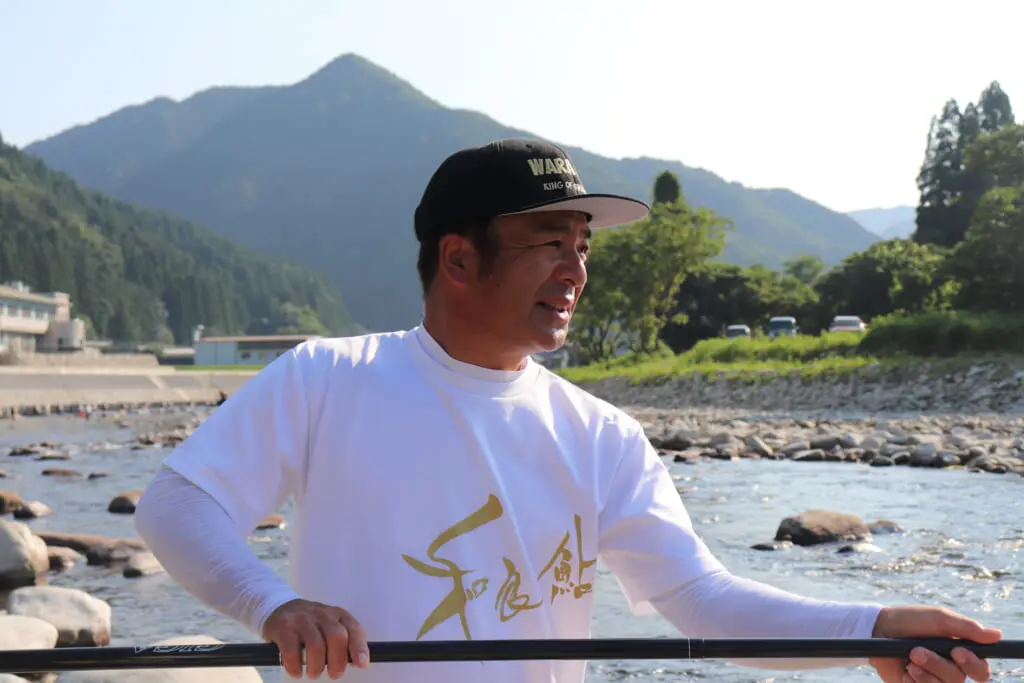 名人に習う鮎の友釣り 岐阜県郡上市 アウトドア専門の観光webサイト Gujo Outdoor Experiences